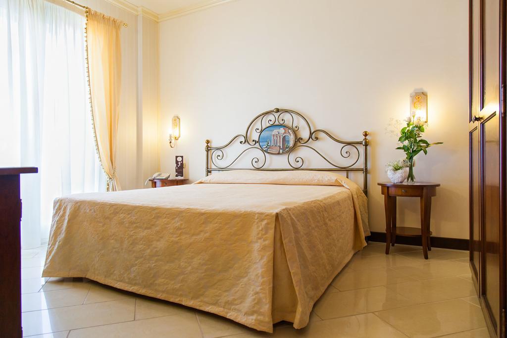 Art Hotel Diamond Naxos Taormina Giardini-Naxos Buitenkant foto