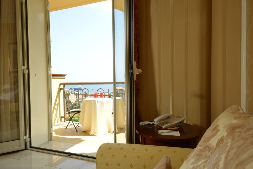 Art Hotel Diamond Naxos Taormina Giardini-Naxos Buitenkant foto