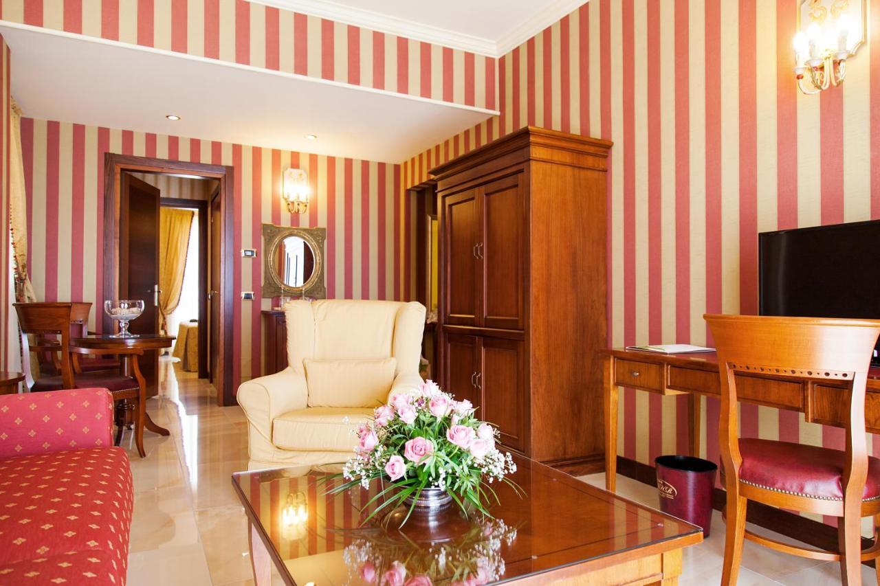 Art Hotel Diamond Naxos Taormina Giardini-Naxos Buitenkant foto